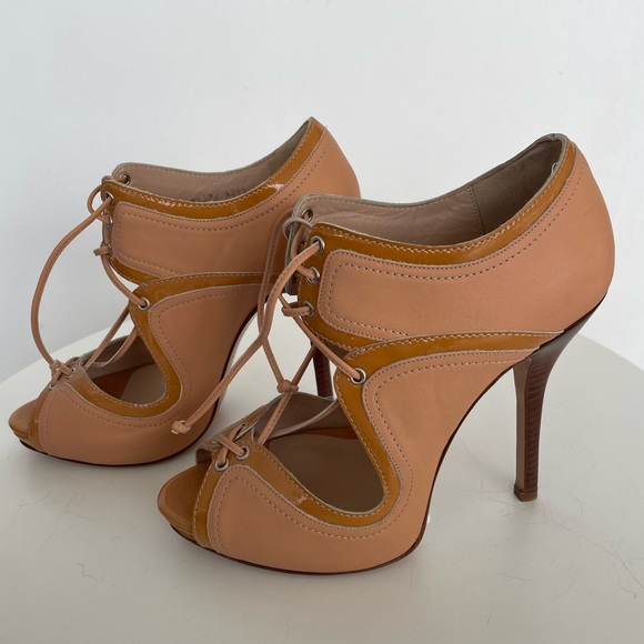Escada Heels Size 38 - Picture 4 of 7